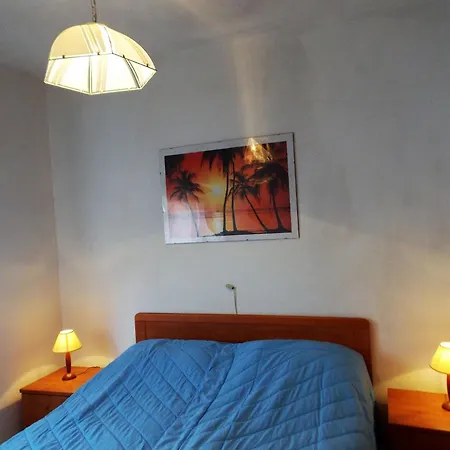 Διαμέρισμα Spacious With Side Sea View