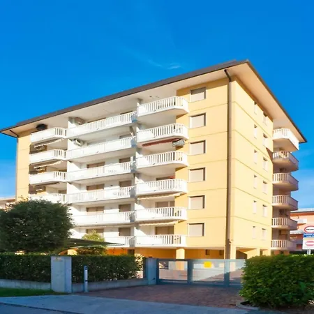 Διαμέρισμα Spacious With Side Sea View