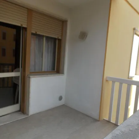 Spacious With Side Sea View Apartamento Bibione