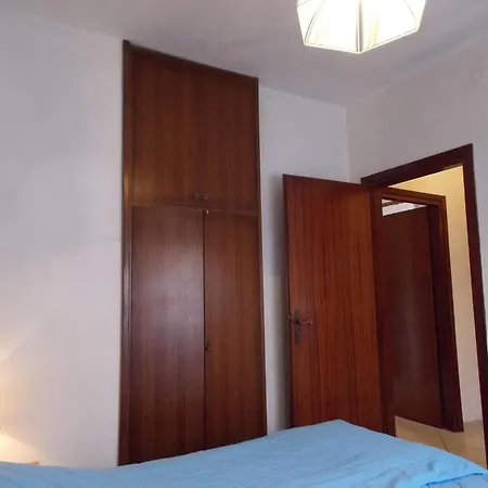 Spacious With Side Sea View Μπιμπιόνε