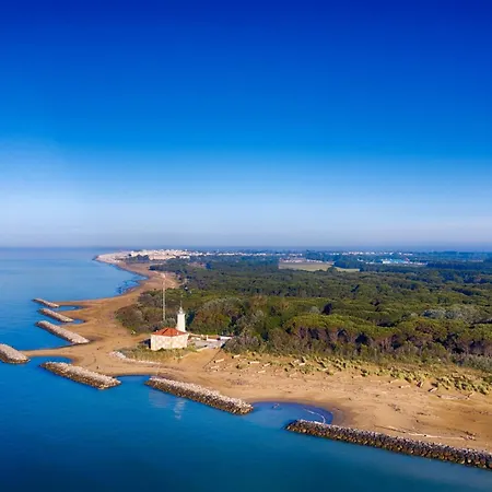 Spacious With Side Sea View Apartamento Bibione