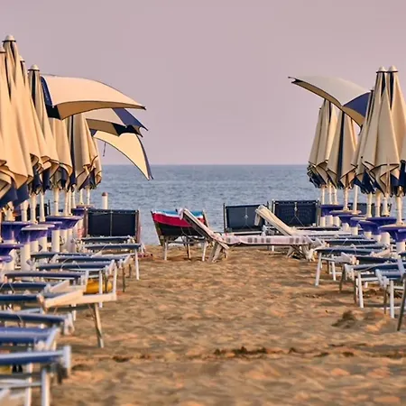 Spacious With Side Sea View Apartamento *